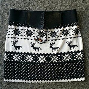 Sexy Mini Skirt Size M Stretchy Black White Perfect For leather boots
